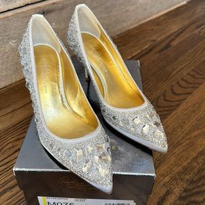Donald Pliner women’s crystal shoes